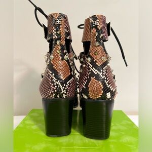 12M Sam Edelman Lizard ankle boot